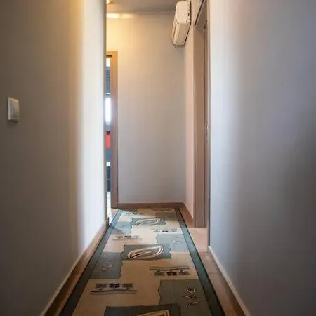 House アパート *